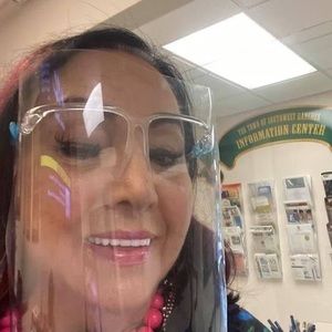 Meet your Posher, Alma